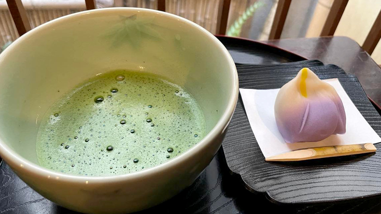 須崎旅館の抹茶と和菓子のおもてなし