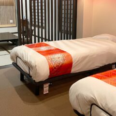 須崎旅館のスイートルームのテンピュールベッド