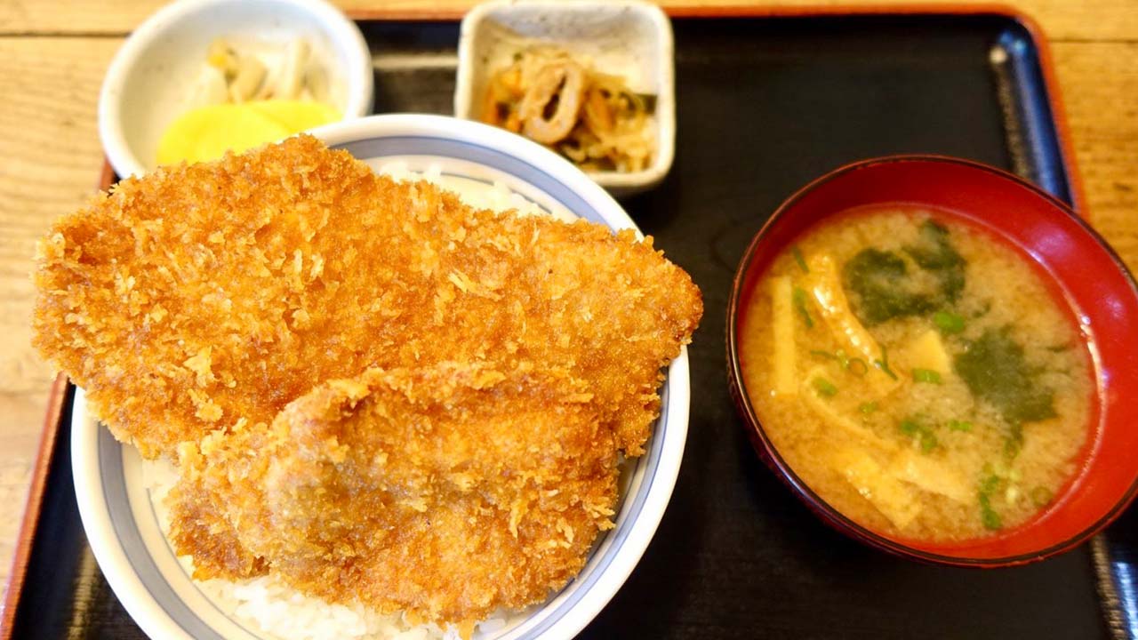 元六のわらじカツ丼