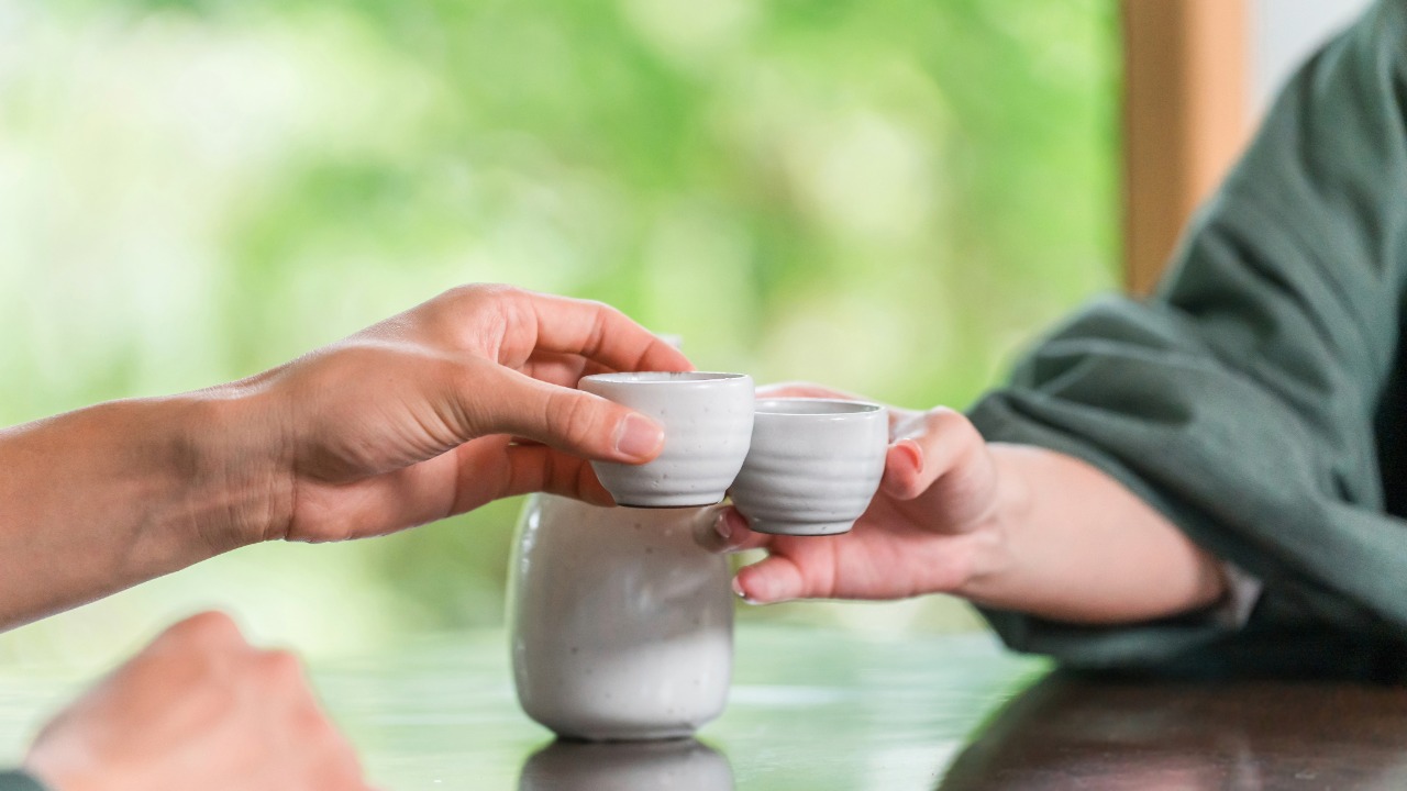 秩父・小鹿野町の須崎旅館で二人きりの時間を楽しむカップル