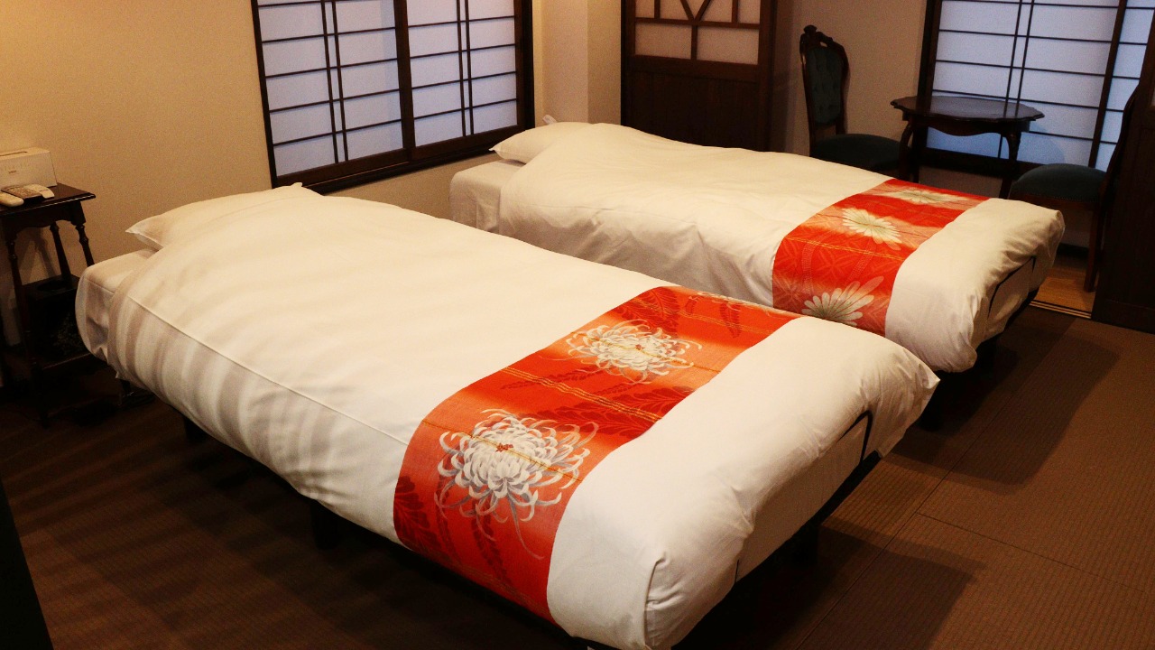 チェックインからチェックアウトまでカップルがほとんどの時間を客室で過ごせる須崎旅館